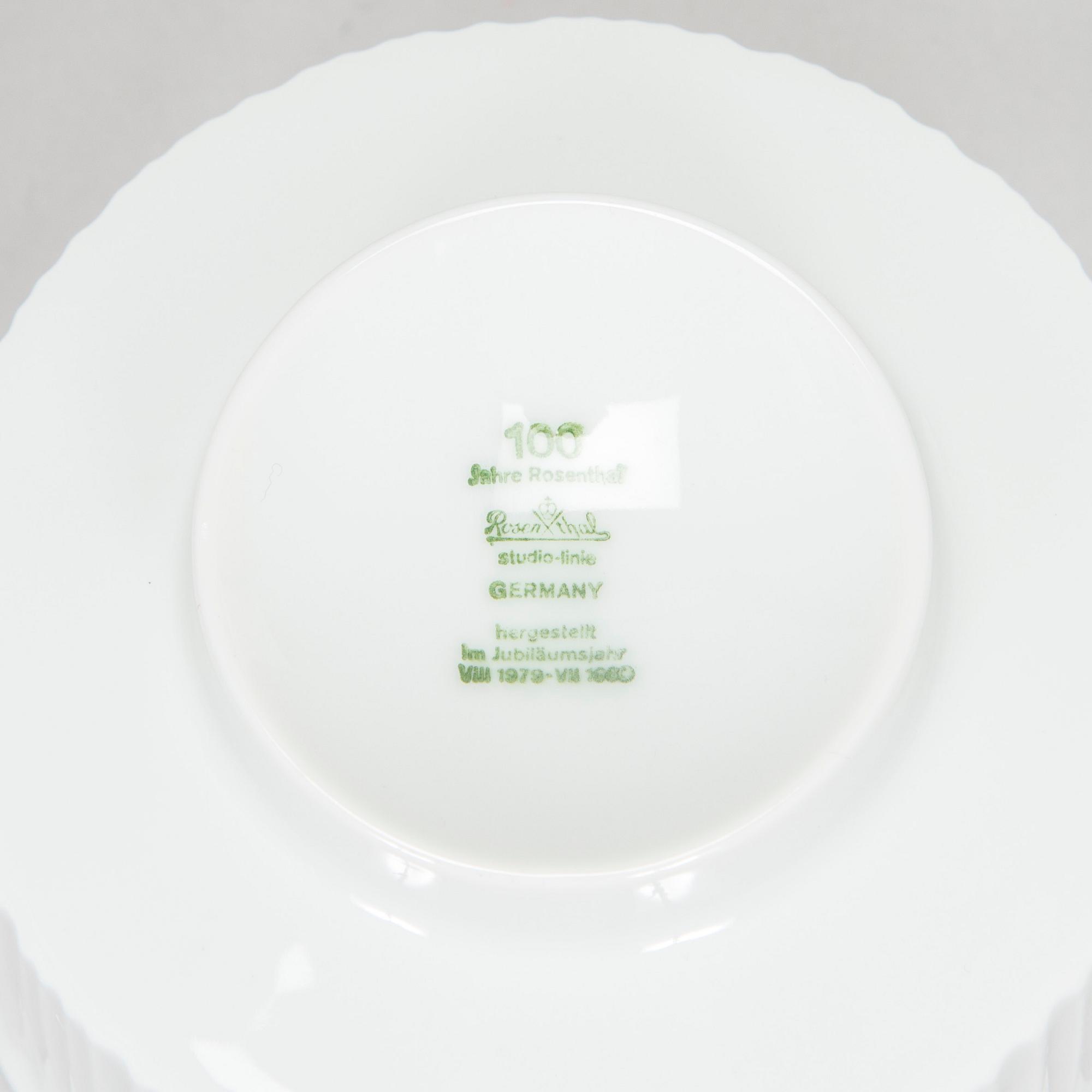 Tapio Wirkkala, A set of 15 tea cups with saucers, "Variation", Rosenthal, Studio-line, Germany 1960s.