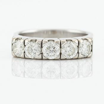 Ring, half eternity, white gold with five brilliant-cut diamonds, total approx. 1.01 ct.