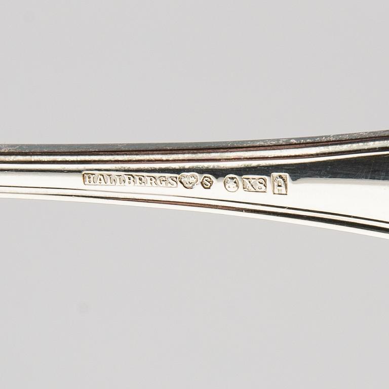 A Swedish 20th century set of 15 silver spoons mark of Hallbergs Stockholm 1948, weight 1352 grams.