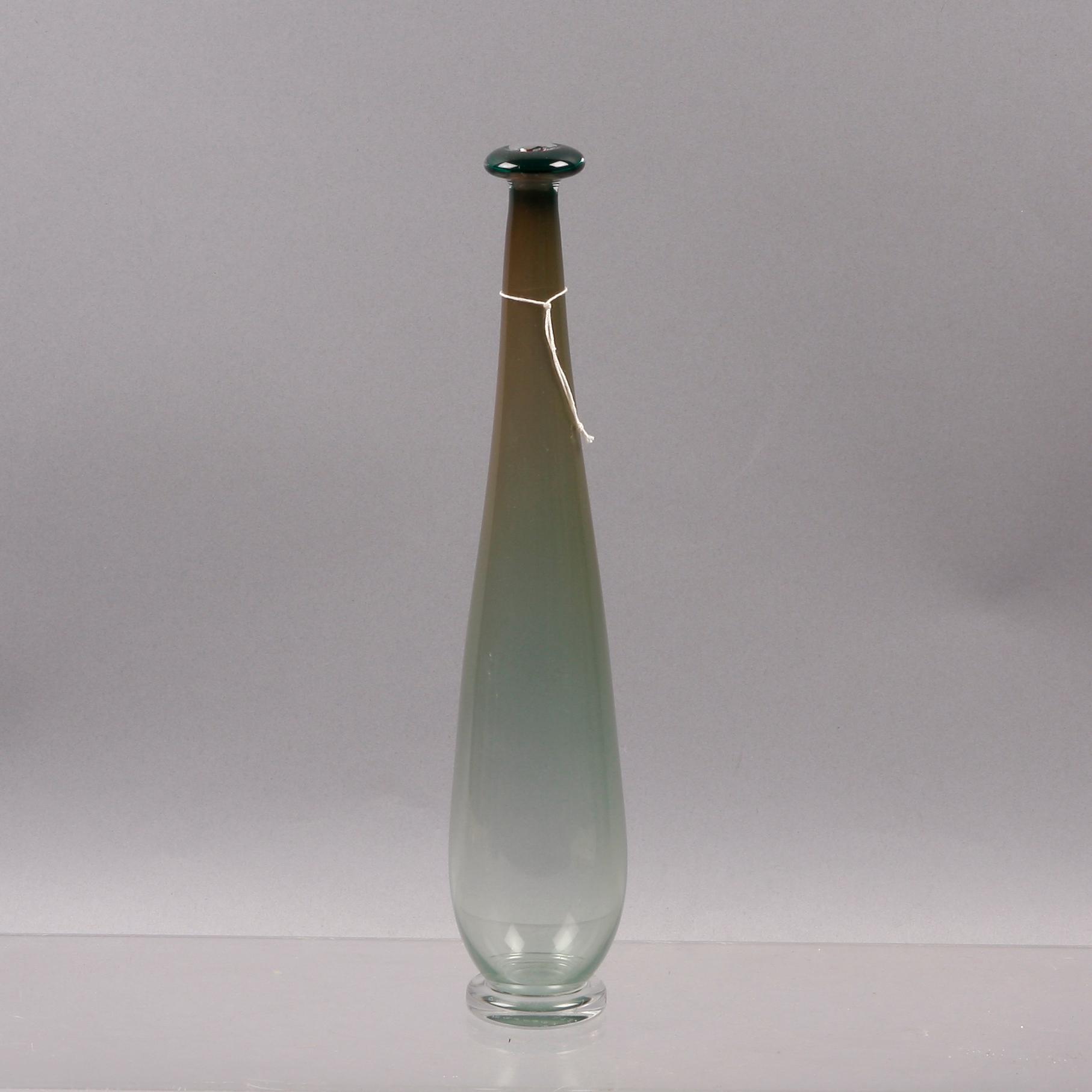VAS, glas, Nils Landberg, Orrefors. Sign "EXPONU 2935".