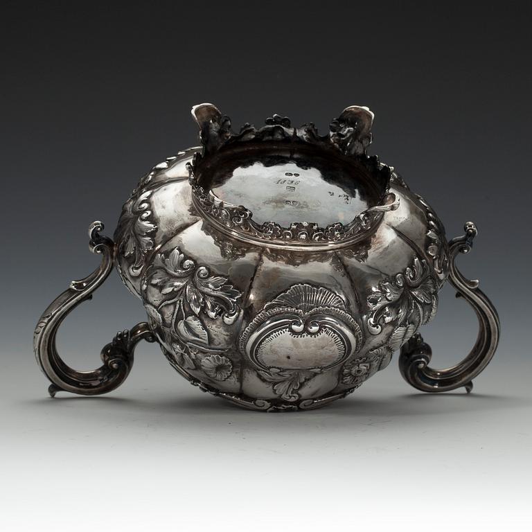 SOCKERSKÅL, silver, London 1836. Vikt 404,3 g.