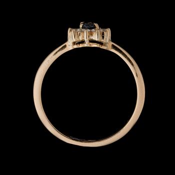 RING, fasettslipad alexandrit, briljantslipade diamanter, 18K guld.