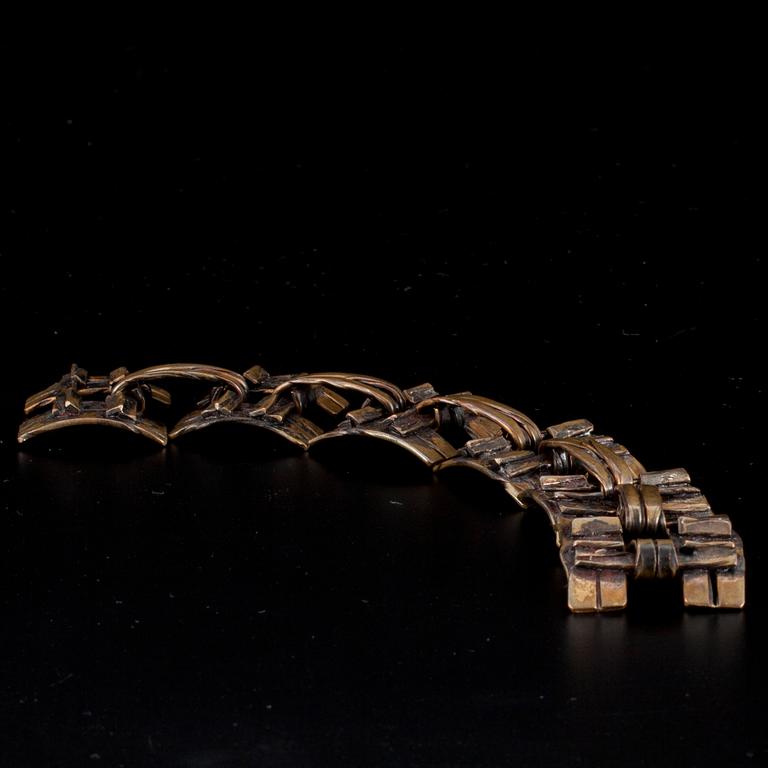 ARMSMYCKE, brons, Finland 1970-tal.