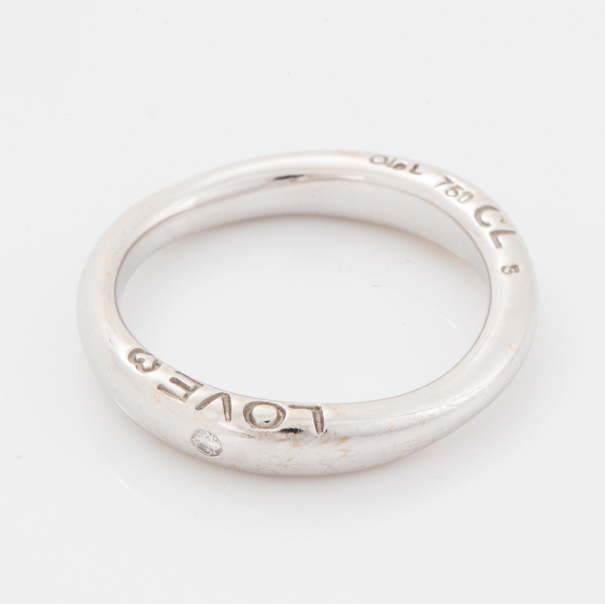 Ole Lynggaard, Charlotte Lynggaard, Love ring nr 3 vitguld med briljantslipad diamant ca 0.015 ct.
