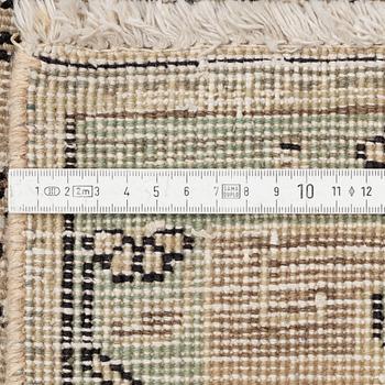 Matta, orientalisk, vintage design, ca 290 x 200 cm.