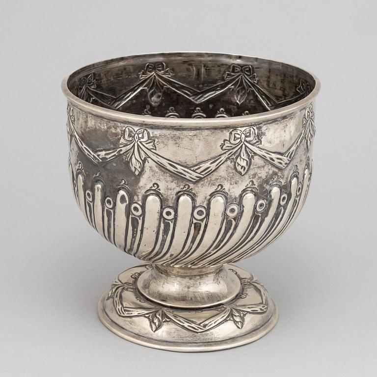 Synyer & Beddoes (Harry Synyer & Charles Joseph Beddoes), vinkylare, silver, Birmingham 1898.