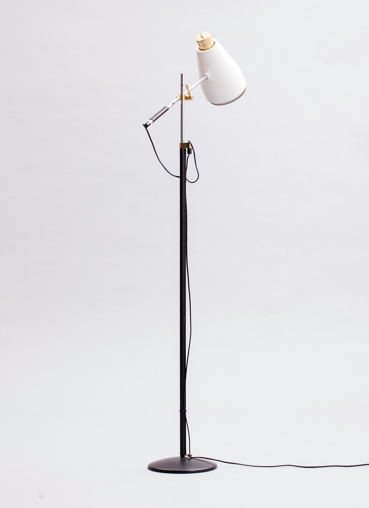 Viljo Hirvonen, LATTIAVALAISIN.