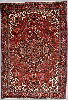MATTA, Bahktiari, 1900-talets slut, ca 303X207 cm.