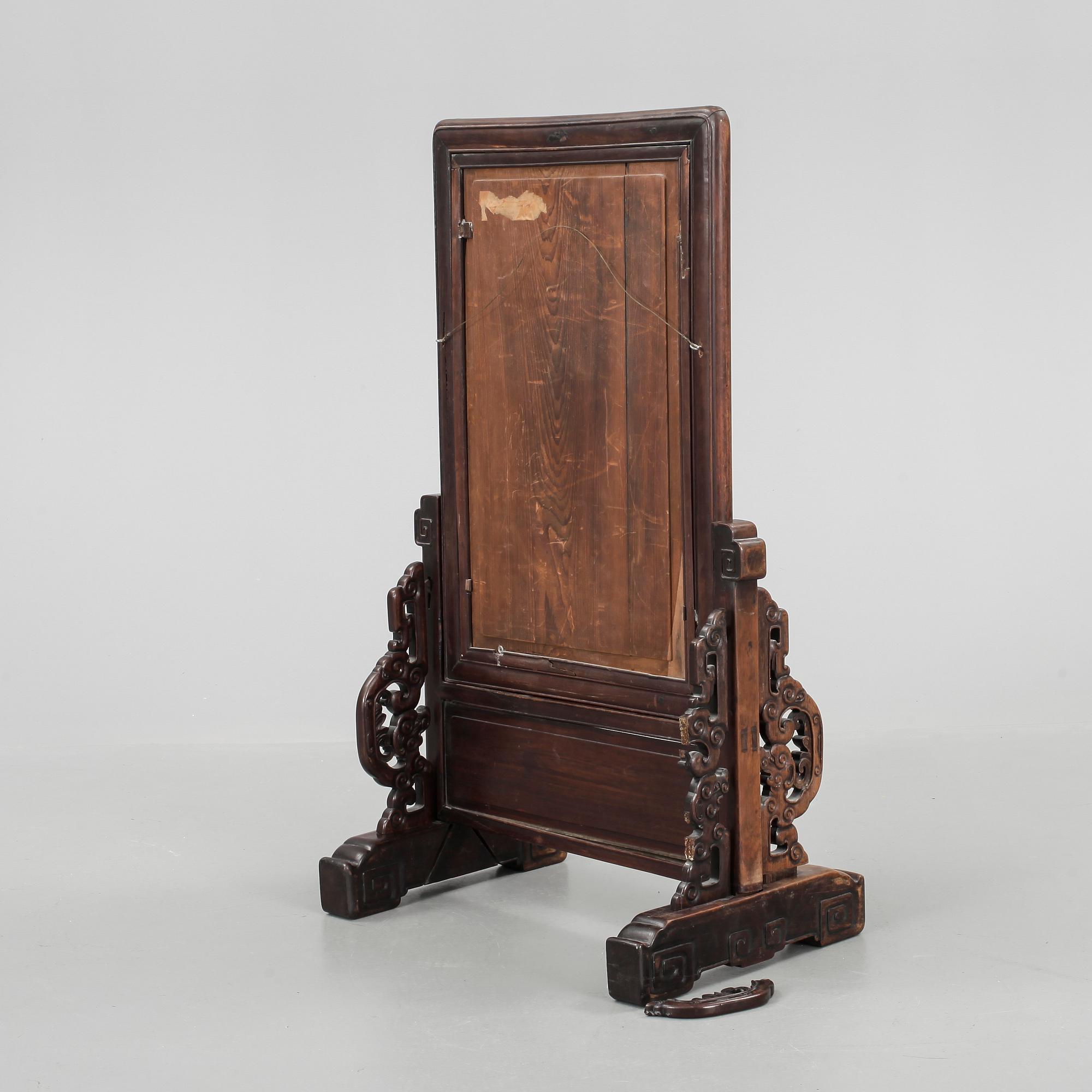 BORDSPEGEL, Kina, 1900-tal.