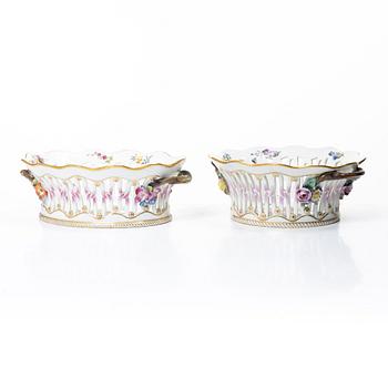 Royal Copenhagen, Two pierced bowls with dishes, 2 pcs, porcelain, Saxon flower, Denmark, 20th century.