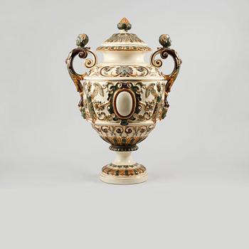 PRAKTURNA, majolika, "Ivory", Rörstrand, omkring år 1900.