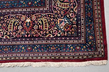 Matta antik Meshed, signerad Amoghli, ca 526,5 x 356 cm.