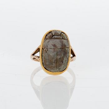 RING, scarabé, 18K guld. A. Tillander, Helsingfors 1969.