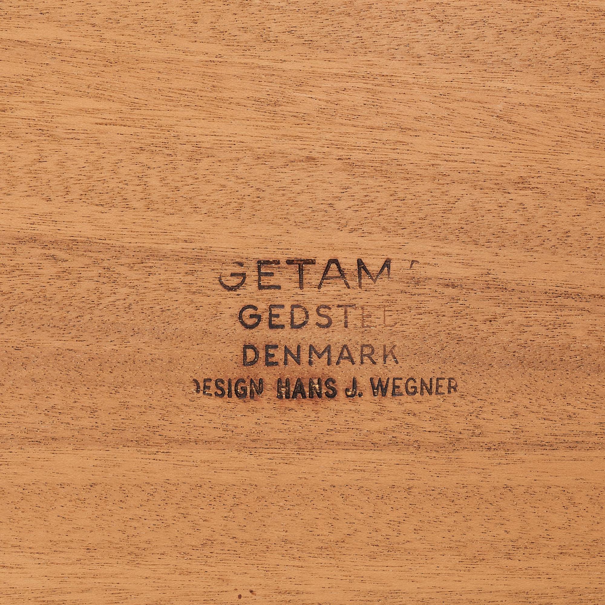 HANS J WEGNER, fotpall, "GE 530" Getama, Danmark.