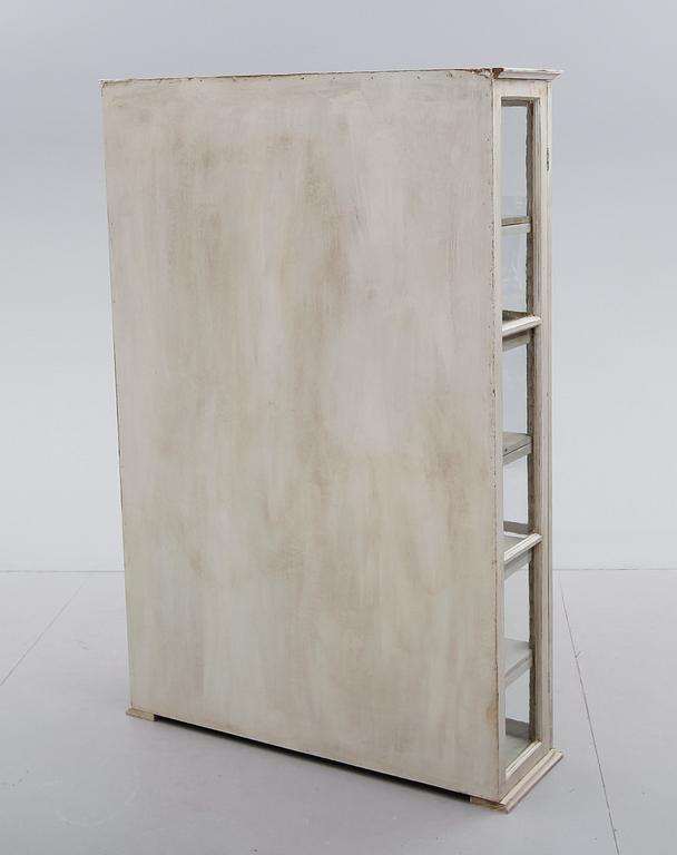 BOKSKÅP, 1800-talets andra hälft.