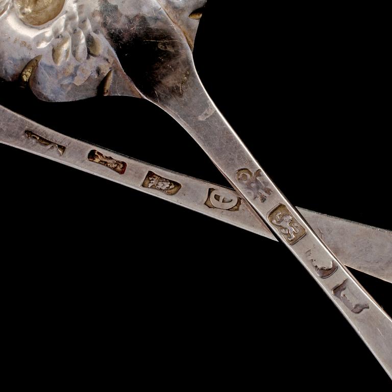 SKEDAR, 2 st, silver, London, England, 1700-tal. Vikt 110 g.