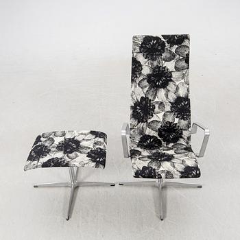 Arne Jacobsen, Stol med fotpall, Fritz Hansen, Danmark, 2000-tal.