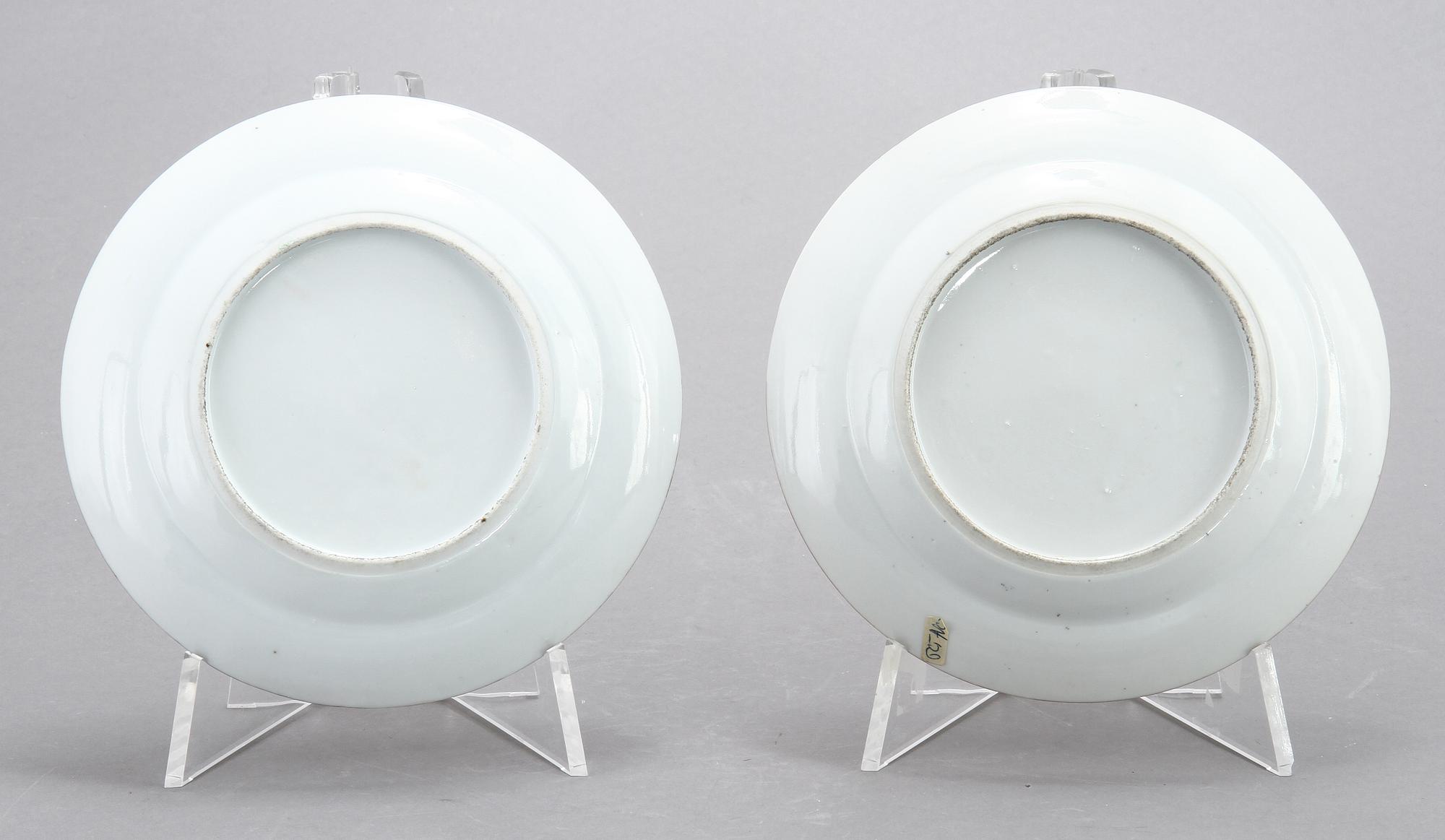 TALLRIKAR, 4 st, Kanton, Kina samt SKÅLFAT, 2 st, Japan, 1800/1900-tal.