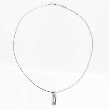 Tiffany & Co, a 18K white gold 'Atlas Bar' necklace with diamonds ca 0.06 ct.
