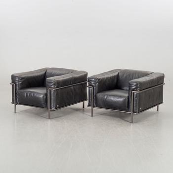 A PAIR OF NATUZZI LEATHER ARMCHAIRS, end of 20th century.