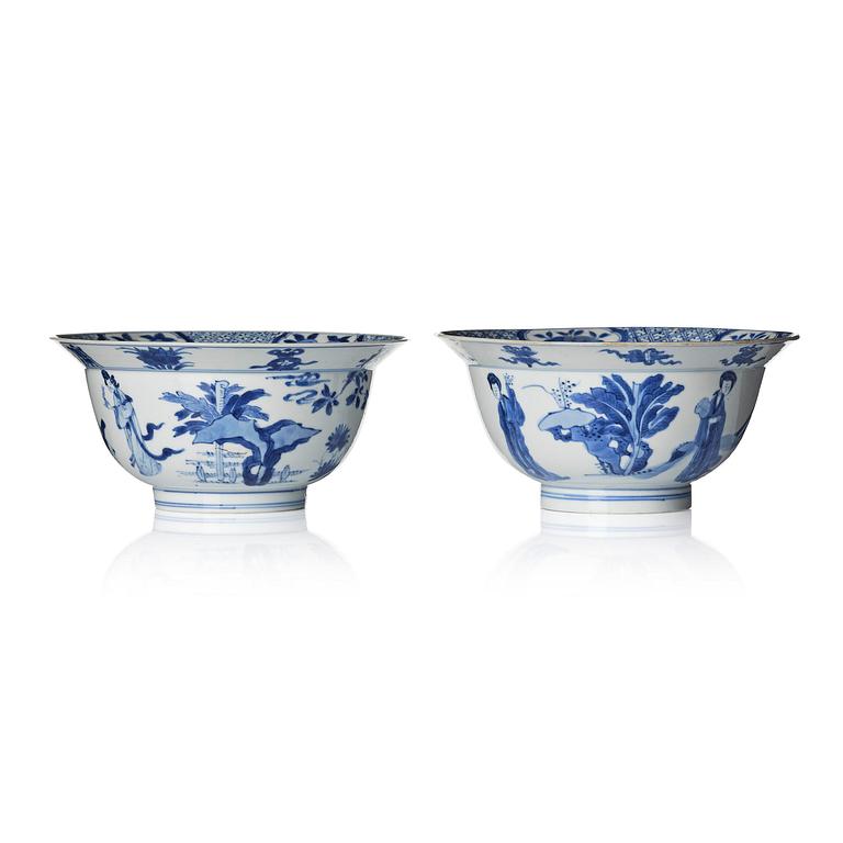 Skålar, ett par, porslin. Qingdynastin, Kangxi (1662-1722).