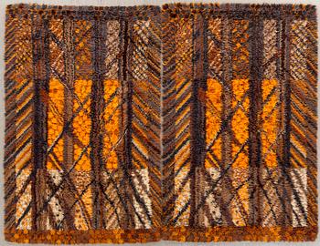 A pair of machine made long pile rugs ca 190 x 137 cm each.