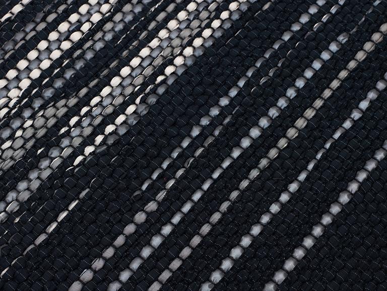 CARPET. "The Pond". Thomas Eriksson Arkitekter. Ca 300 x 200 cm.
