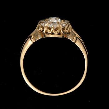 RING, guld 18K, gammalslipade diamanter, ostämplad, 1900-tal. Vikt ca 3 gram.