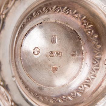 KAFFEKANNA, silver, Walker & Hall, Chester, England 1873. Vikt ca 707 g.