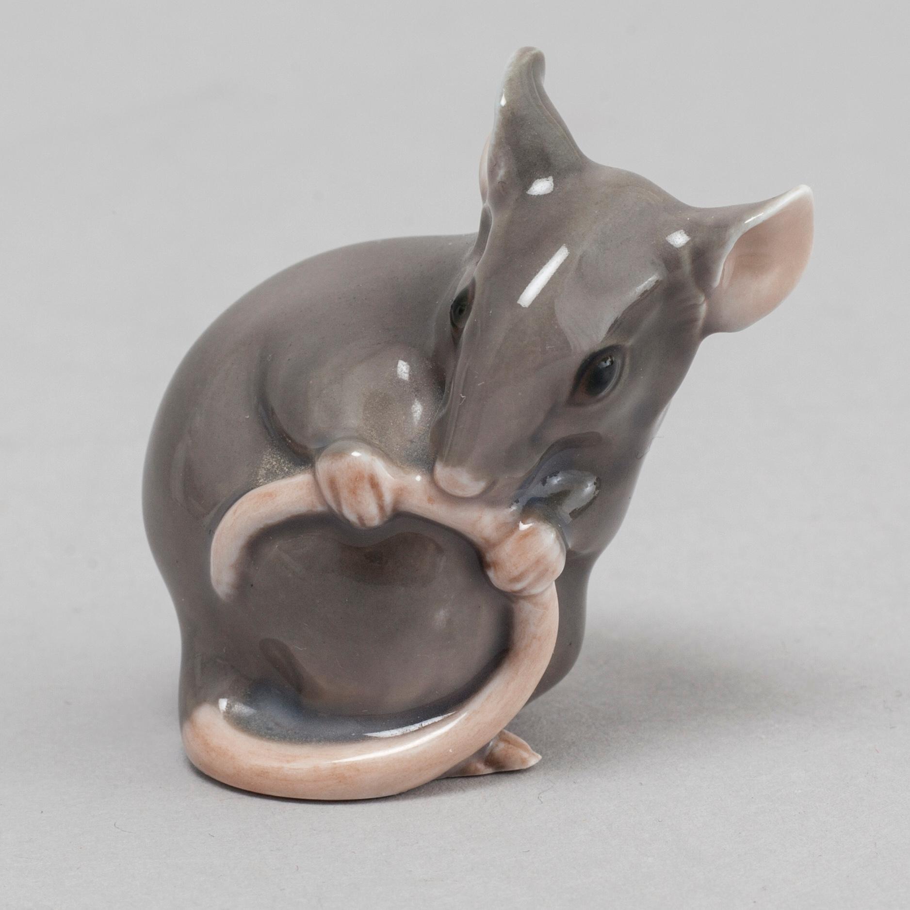 FIGURINER, 9 st, porslin, Royal Copenhagen och Bing & Grøndahl, 1900-talets andra hälft.