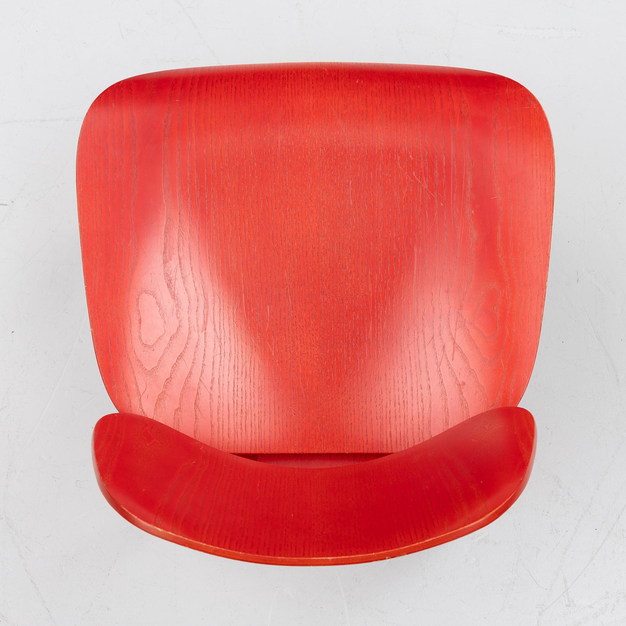 Charles & Ray Eames, a 'Plywood Group LCW Lounge Chair', Vitra, 2014.