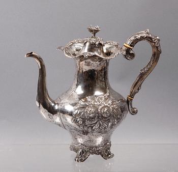 KAFFEKANNA, silver, nyrokoko, Christopher Creutz, Stockholm 1861. Vikt 632 gram.