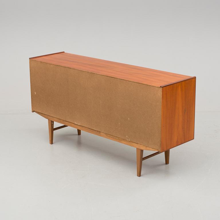 SIDEBOARD, 1900-talets mitt.
