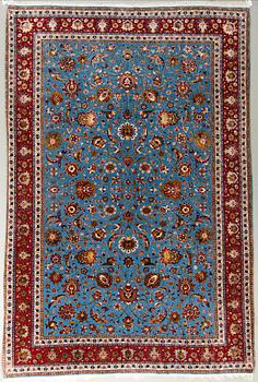 A semi-antique Qum, parlt silk ca 311 x 210 cm.