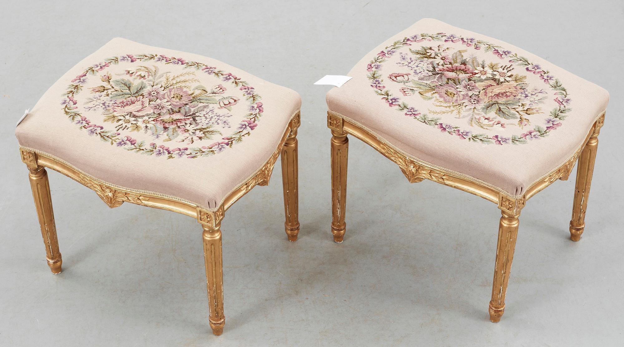 SALONGSGRUPP, 9 delar. Gustaviansk stil, 1900-talets mitt.