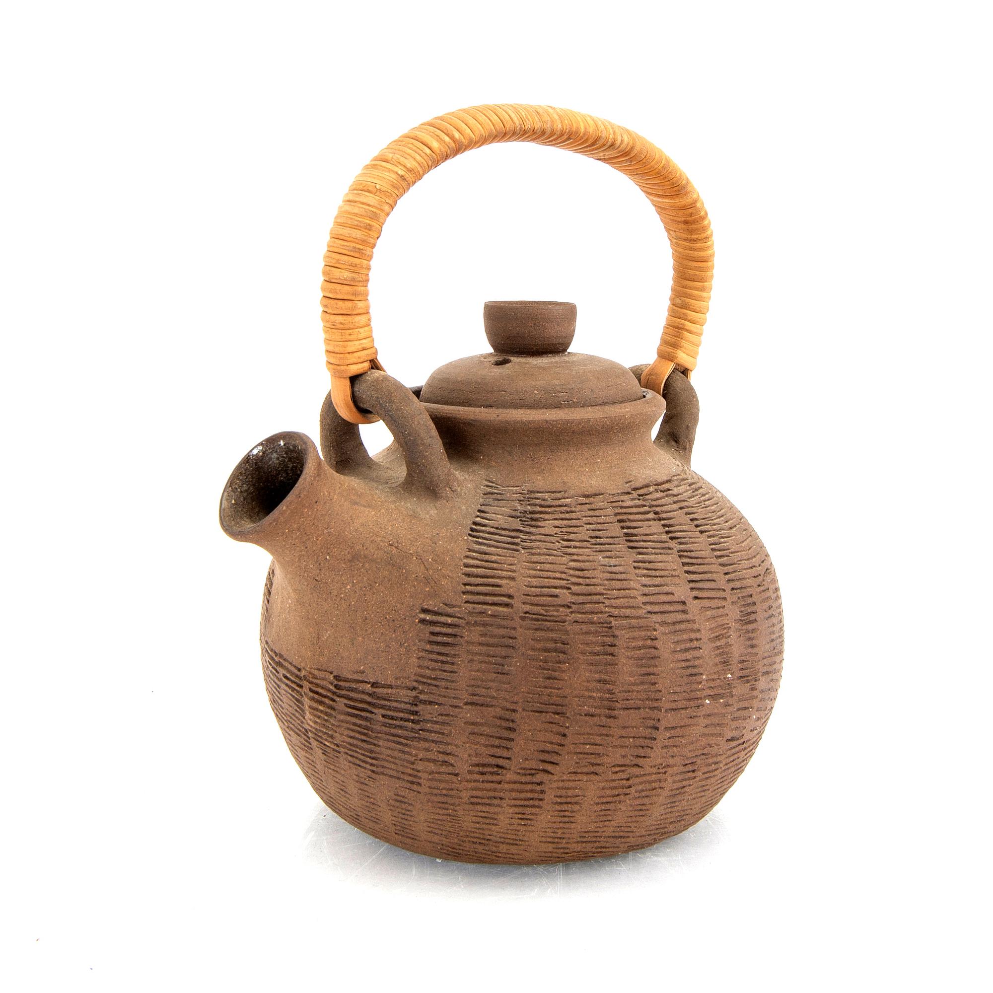 Signe Persson-Melin,  a stoneware tea pot 1952.