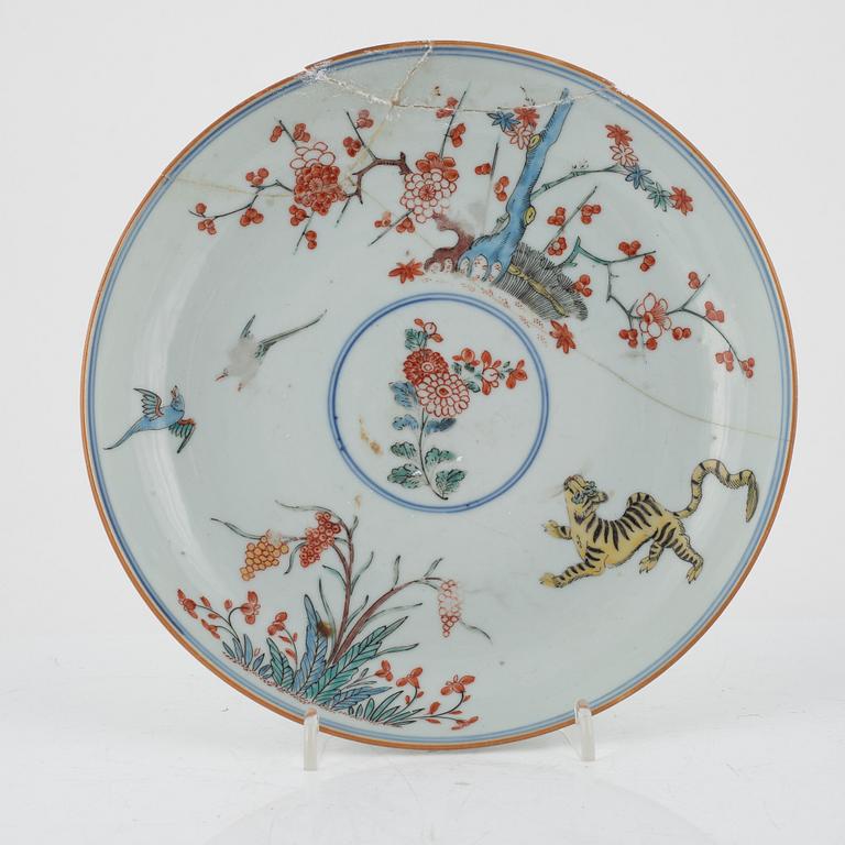 FAt, kanna och skål, kompaniporslin. Qingdynastin, 1700-tal.