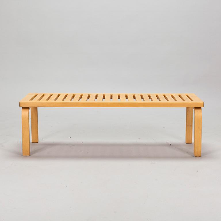 Alvar Aalto, bänk, 153A, Artek 1970-luku.