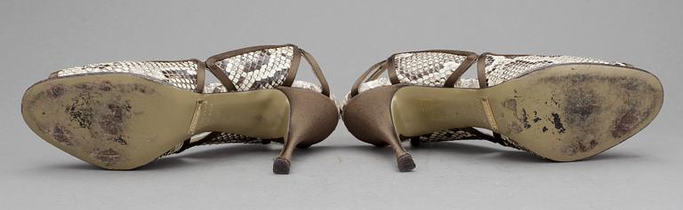 SKOR, ett par sandaler, Dolce & Gabbana,