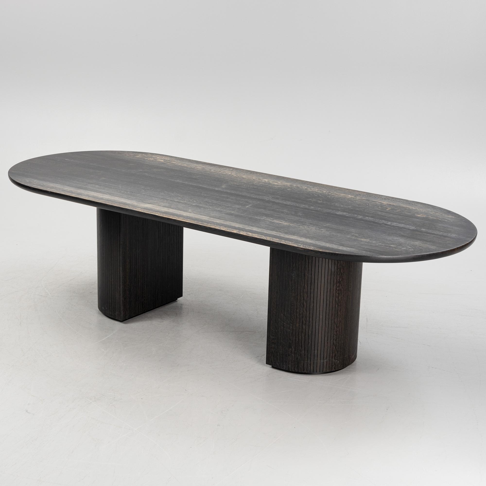 Space Copenhagen, matbord, "Moon", GUBI, Danmark.