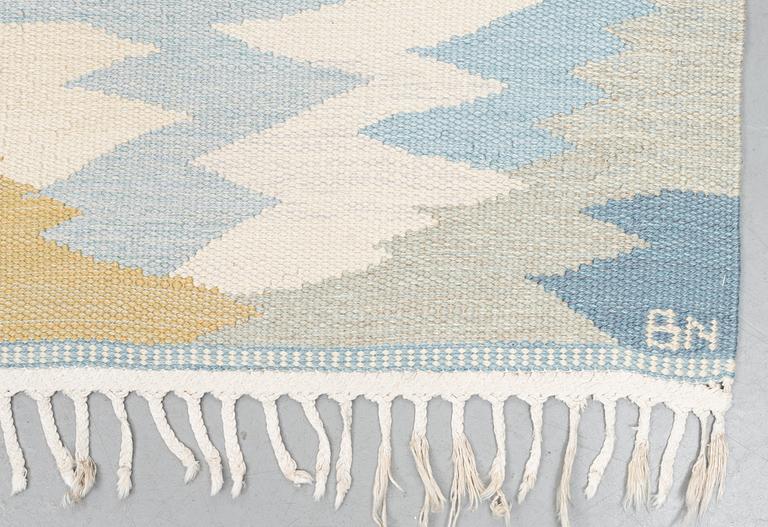 Barbro Nilsson, matta, "Solfläckar", gobelängteknik, ca 230  x 198 cm, signerad AB MMF BN.