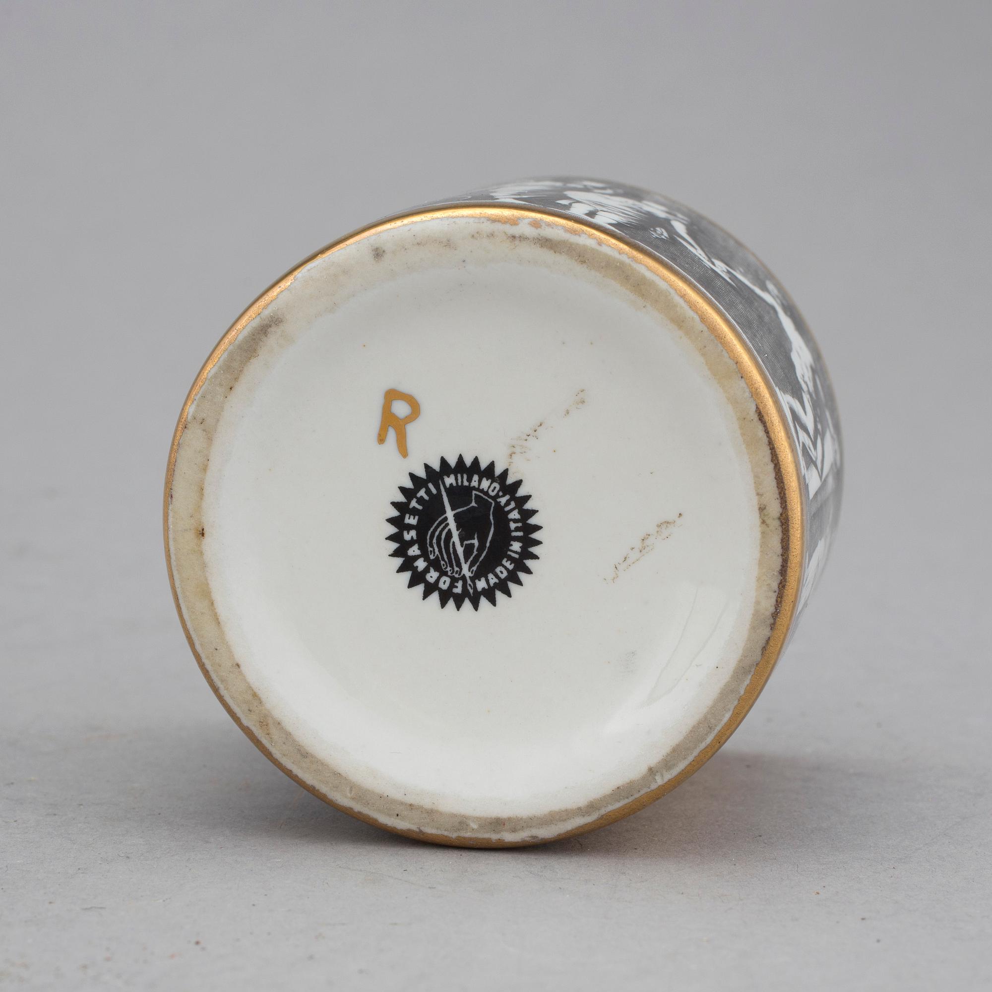 KOPP, Fornasetti, Milano, omkring 1900-talets mitt.
