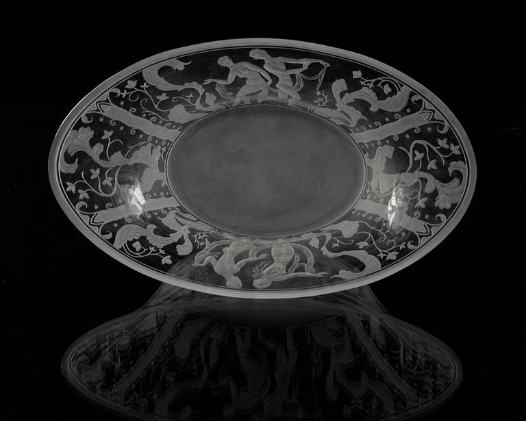 Simon Gate, an engraved bowl with stand, Orrefors 1928.