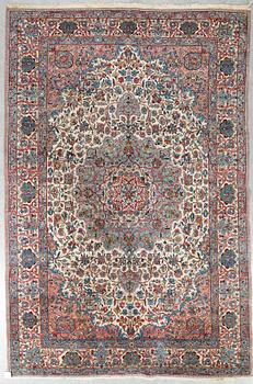 MATTA, semiantik/old Kirman, ca 298x199 cm.