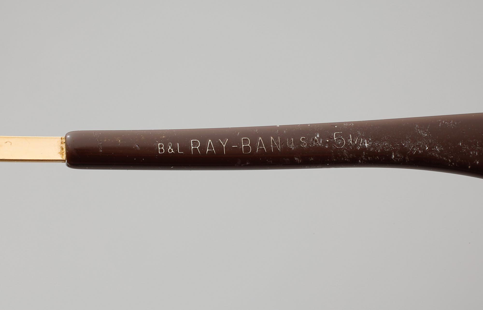 SOLGLASÖGON, 2 st, Ray Ban.