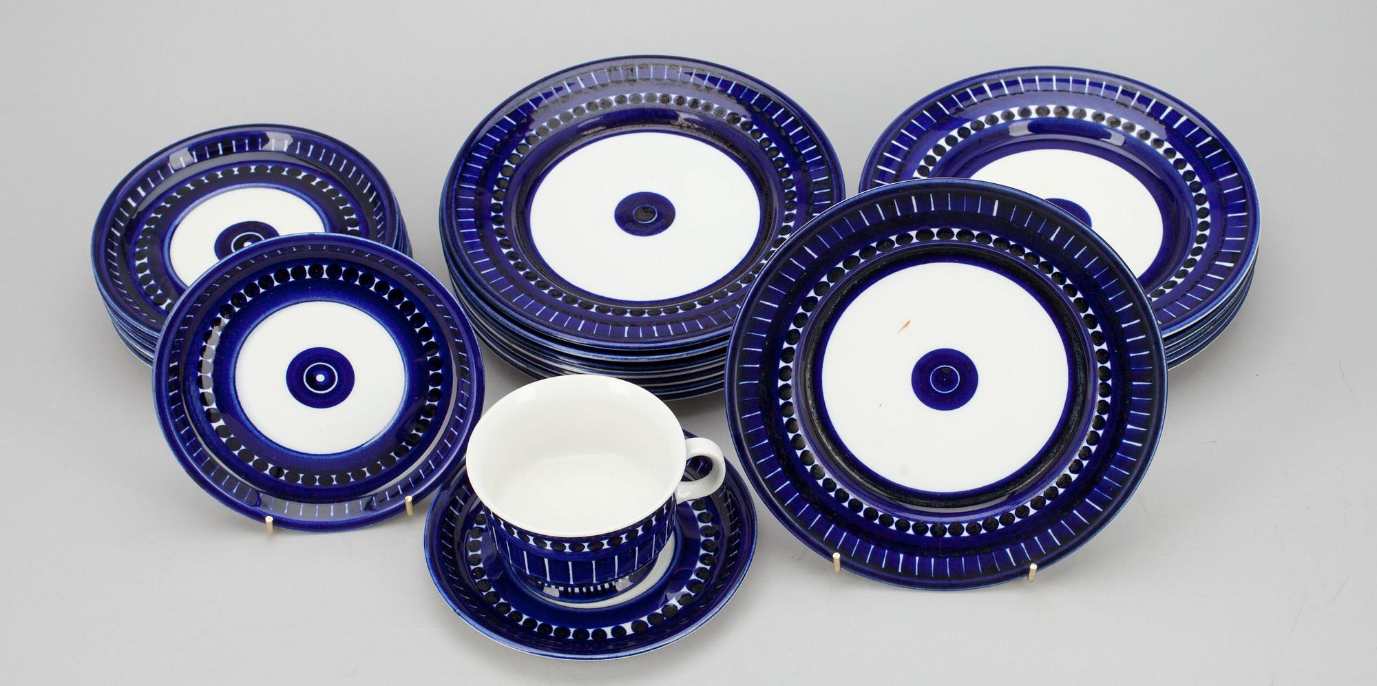 SERVISDELAR, 22 st, "Valencia" Ulla Procopé, Arabia 1960/70-tal.