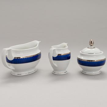 SIGVARD BERNADOTTE, RUOKA-ASTIASTO, 76 osaa, posliinia, "Christineholm".