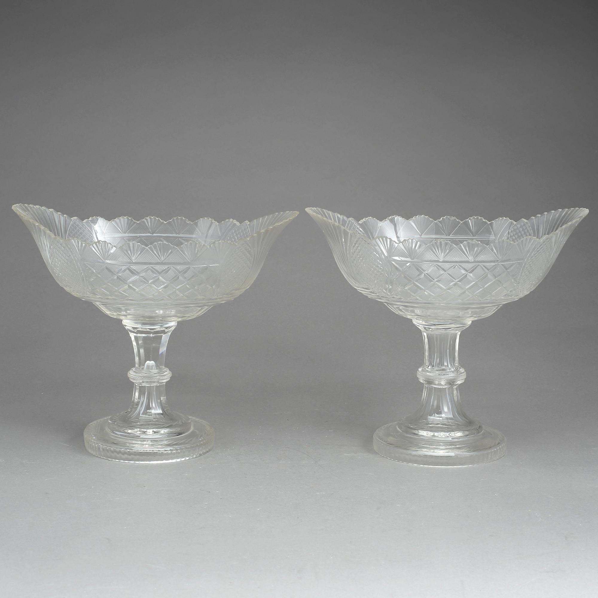 UPPSATSSKÅLAR, ett par, glas, England/Irland, sent 1800-tal.