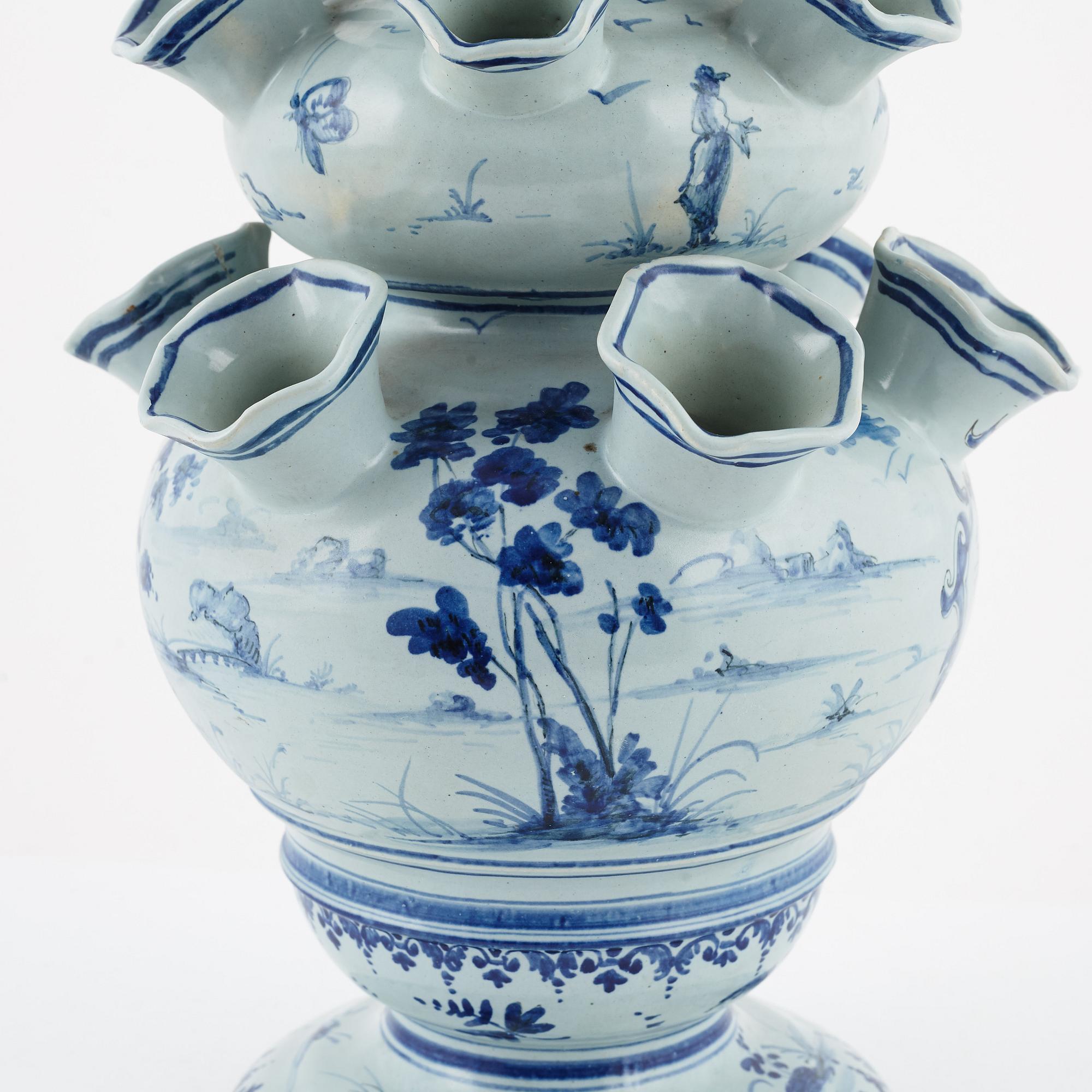 Tulpanvas, fajans, Italien, 1900-tal.