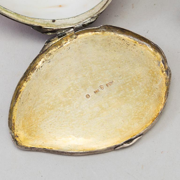 THREE COWRIE SHELL SNUFF BOXES, 19th century.